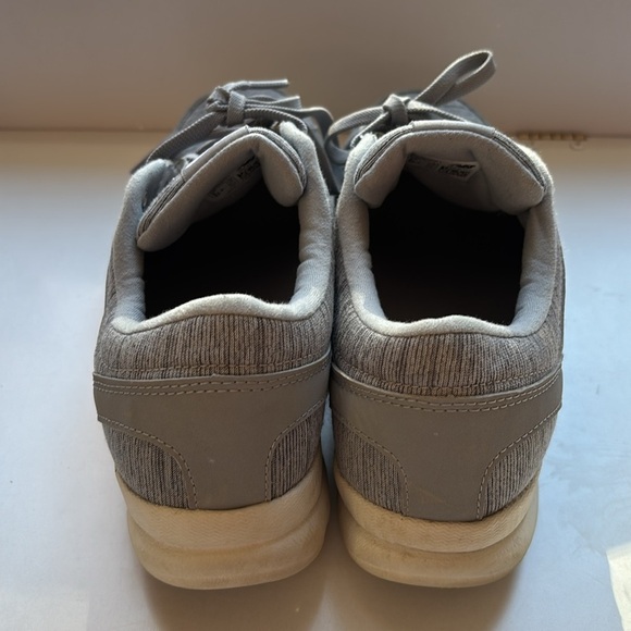 New Balance 317 Gray Heathered Womens Size 10 Sneakers Shoes‎ - Picture 2 of 7